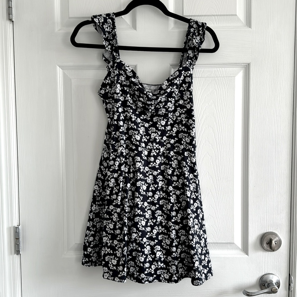 Hollister Knit Skort Dress Built in Shorts Navy Blue Floral Size M
